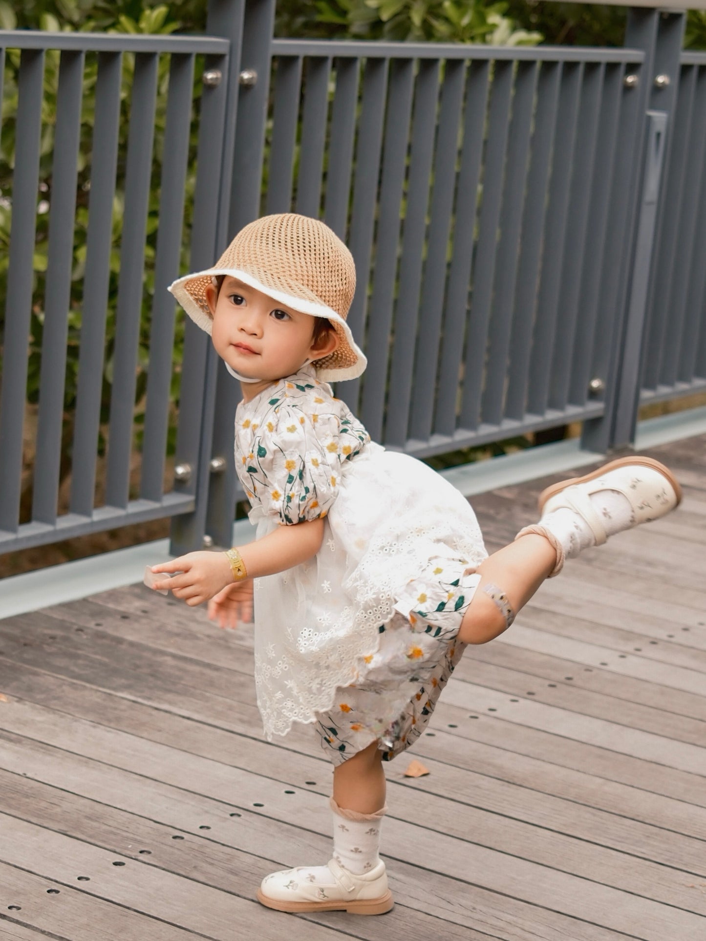 INS款春夏女童泡泡短袖连衣裙婴幼儿满辐刺绣碎花公主哈衣姐妹装