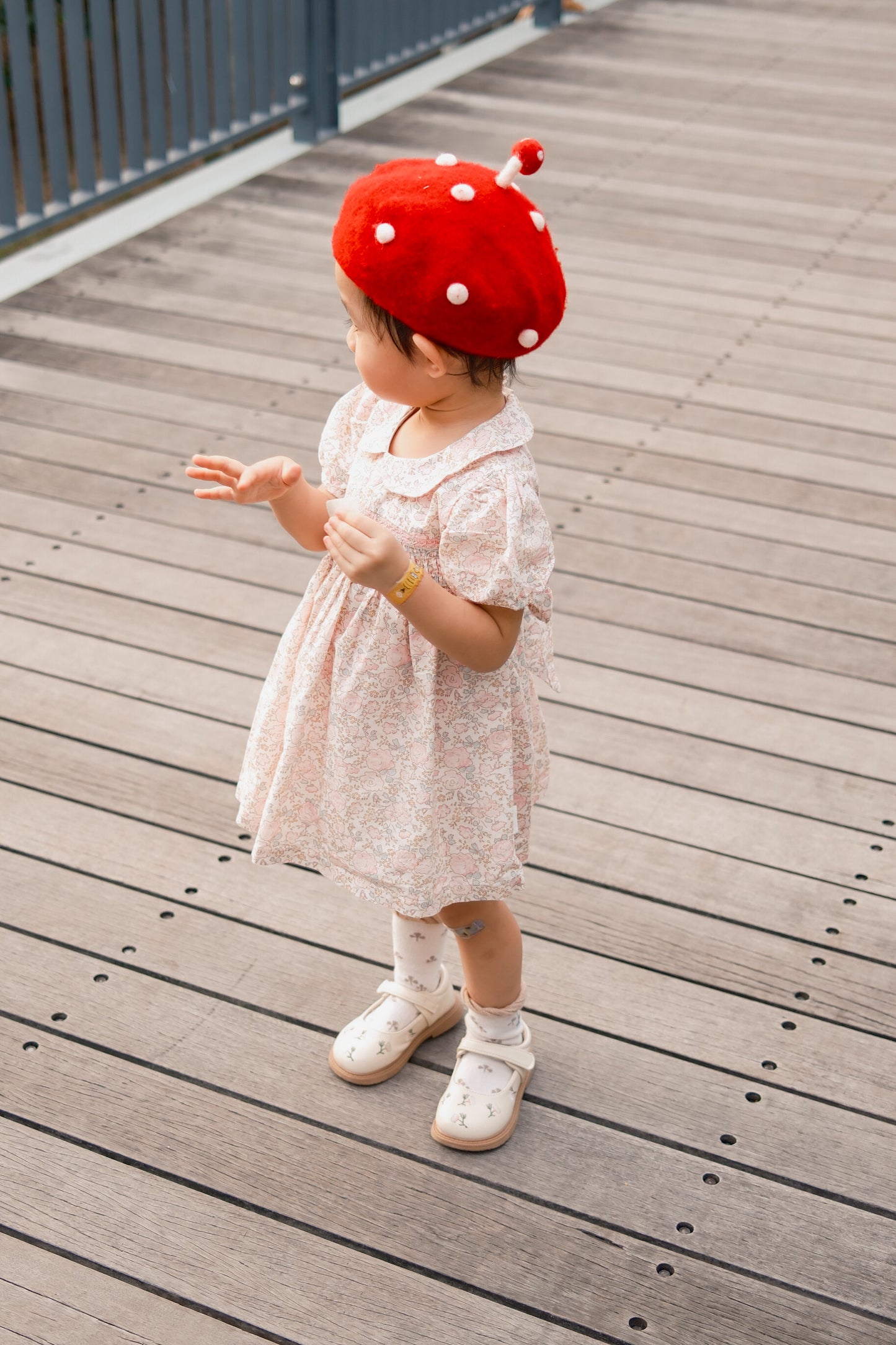 Cutemily童装女童手工绣花打揽连衣裙 婴童元宝领棉质碎花连衣裙